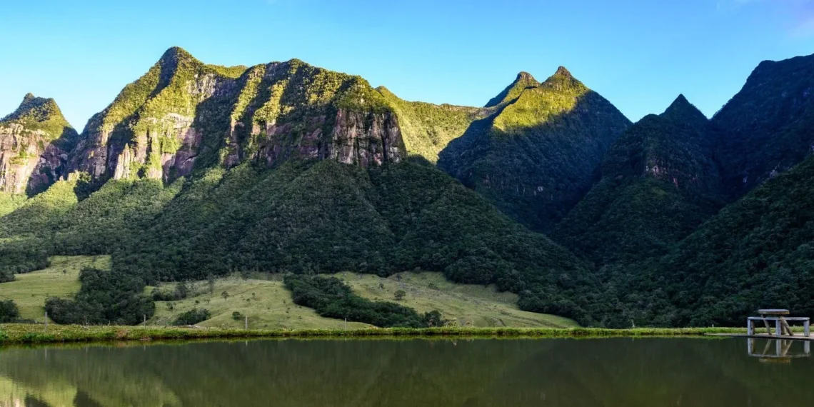 Descubra as Pirâmides Sagradas de Santa Catarina: Formações Rochosas Naturais que Atraem Turistas em Grão-Pará