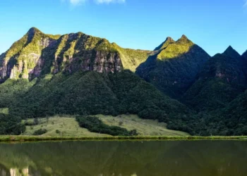 Descubra as Pirâmides Sagradas de Santa Catarina: Formações Rochosas Naturais que Atraem Turistas em Grão-Pará