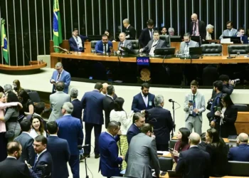 Oposição se une para barrar decretos de Lula que endurecem fiscalização de big techs; entenda os motivos