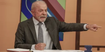 Lula desmente censura a big techs e crava: Lava Jato foi “grande mentira do século 21”; veto a robôs eleitorais e apelo por segurança pública marcam agenda