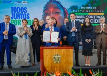 Lula Acelera Censura por Decreto: Crise de Flávio Bolsonaro Abre Caminho para Controle de Conteúdo Sem Juiz