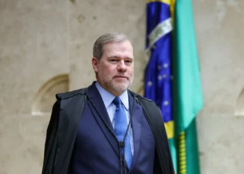 STF Adia Julgamento Presencial Crucial Sobre Responsabilização de Big Techs por Conteúdo de Usuários