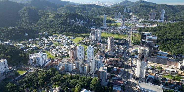 Estúdios de Alto Padrão em Itajaí (SC) Viram Queridinhos de Investidores com Retorno Anual Acima de 20% em Mercado Aquecido