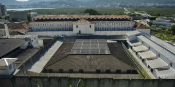 Penitenciária Histórica Vira Complexo Cultural Gigante em Área Nobre de Florianópolis: O Fim de uma Era Prisional e o Nascimento da Cidade da Cultura