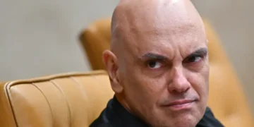 Alexandre de Moraes cita Papa Leão XIV para defender regulação internacional de Big Techs contra ‘lavagem cerebral’
