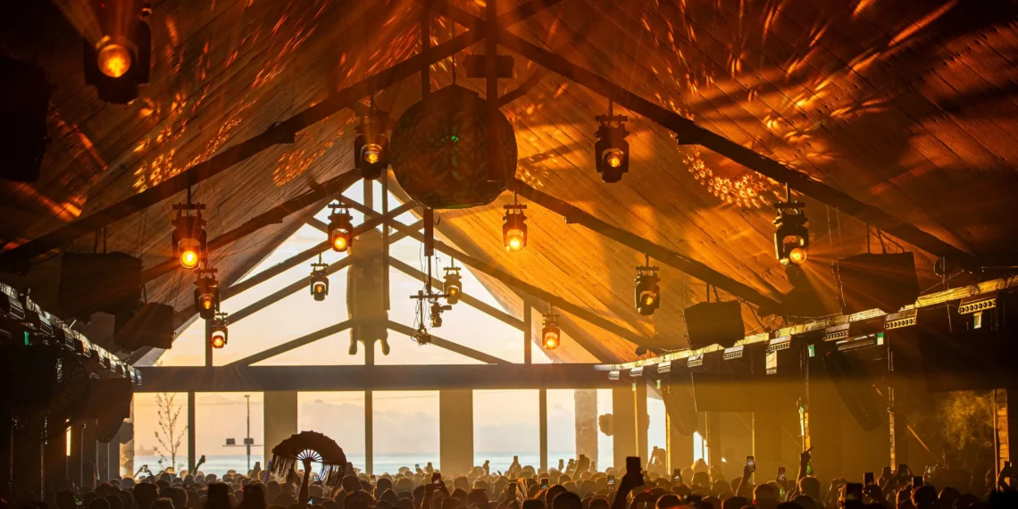 Fim de uma era: o icônico Templo da música eletrônica Warung Beach Club encerra atividades em SC após 20 anos