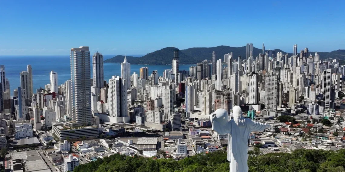 Balneário Camboriú Brilha com Design Italiano: Conheça os Luxuosos Empreendimentos Pininfarina que Encantam Investidores