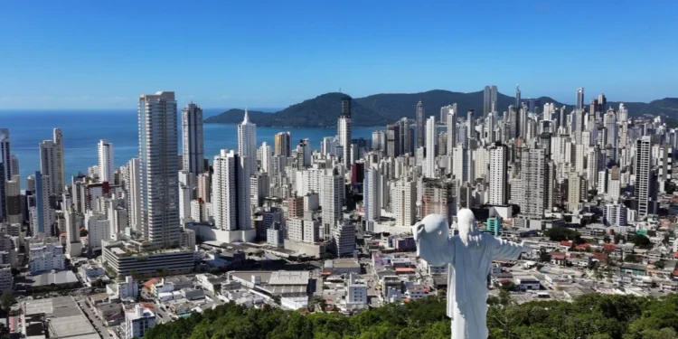 Balneário Camboriú Brilha com Design Italiano: Conheça os Luxuosos Empreendimentos Pininfarina que Encantam Investidores