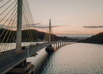 Ponte Anita Garibaldi interditada: o que aconteceu, quem é afetado e quando reabre