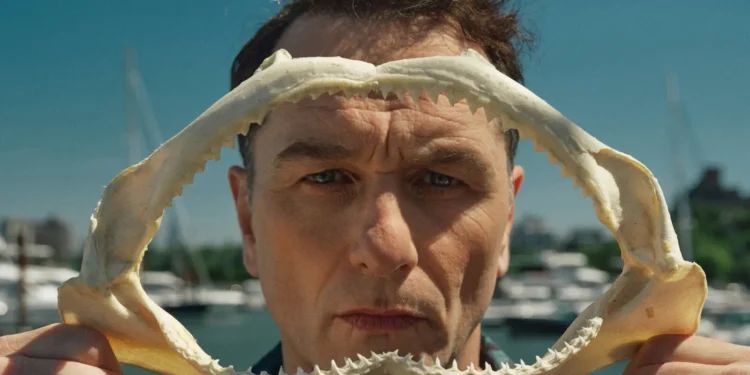 O Segredo de Widow’s Bay: Terror, Humor Ácido e Bruxas do Mar na Nova Série da Apple TV+ Que Desafia Categorias