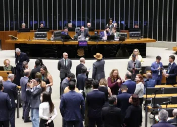 Governo Lula intensifica pressão por PL dos Mercados Digitais com material secreto para deputados