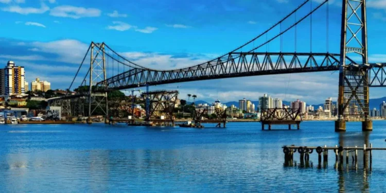 Venda de Imóveis Nobres em Florianópolis: Governo de SC Libera Pacote de R$ 200 Milhões Para Cobrir Déficit Previdenciário