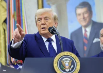 Trump Ameaça Europa com Tarifas Massivas Após Multa Bilionária ao Google; UE Paga Caro por Violação Digital