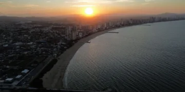 Balneário Piçarras Desbanca Vizinhas Famosas e Lidera Busca por Imóveis de Luxo em SC