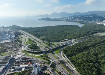 Florianópolis: Novo Viaduto e Ampliação de Vias Prometem Reduzir Gargalos Históricos no Trânsito da Ilha