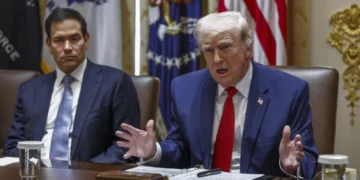 Guerra Ideológica de Trump: EUA Miram Extremismo de Esquerda na Europa com Novas Sanções e Doutrina de Segurança Nacional