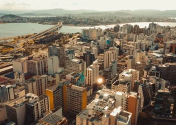 Airbnb em Florianópolis: Impacto Econômico de R$ 5 Bilhões Revelado em Estudo da FGV