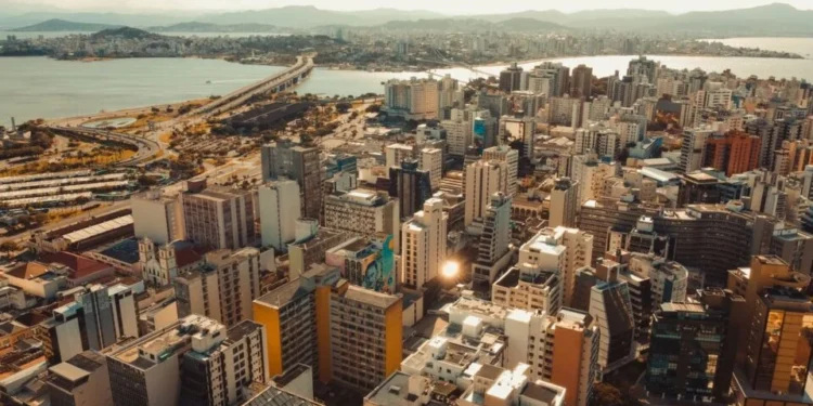 Airbnb em Florianópolis: Impacto Econômico de R$ 5 Bilhões Revelado em Estudo da FGV