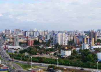 SC Lidera Crescimento Populacional no Brasil: Seis Cidades Catarinenses Entre as que Mais Ganham Moradores