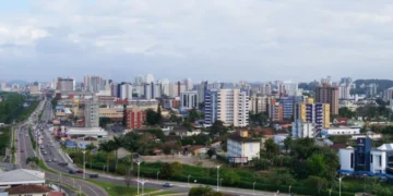 SC Lidera Crescimento Populacional no Brasil: Seis Cidades Catarinenses Entre as que Mais Ganham Moradores