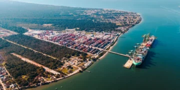 Porto Itapoá investe R$ 333 milhões em dragagem para atrair navios gigantes e desafiar Santos e Paranaguá