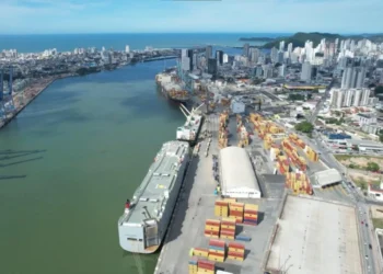 Chuvas intensas e El Niño elevam sedimentos no Porto de Itajaí, reforçando urgência da nova concessão de dragagem
