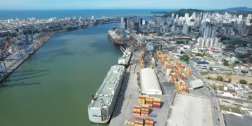 Chuvas intensas e El Niño elevam sedimentos no Porto de Itajaí, reforçando urgência da nova concessão de dragagem