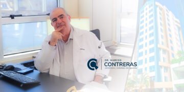 Foto do Dr. Marcos Contreras Ortopedista Cirurgião do Qaudril em Florianópolis com mais de 40 anos de experiência em tratamentos complexos do Quadril, formou vários alunos durante esses anos e atende em seu consultório em Florianópolis Santa Catarina.