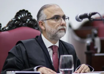 Rodrigo Xavier Leonardo: De Aluno a Titular na UFPR, Conquista Histórica Após 27 Anos de Magistério e Defesa de Tese Inédita