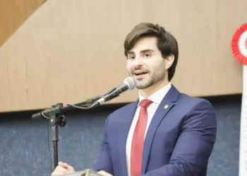 Pedro Rousseff, sobrinho-neto de Dilma, mira Brasília em 2027: Quem é o jovem político em ascensão?