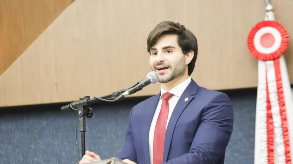 Pedro Rousseff, sobrinho-neto de Dilma, mira Brasília em 2027: Quem é o jovem político em ascensão?