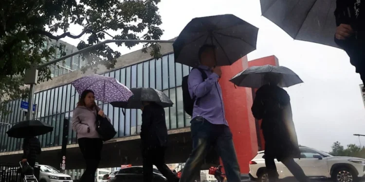 Alerta de Ciclone Extratropical: Chuvas Fortes, Frio Intenso e Ventos Chegam ao Brasil; Veja Regiões Afetadas e Riscos!