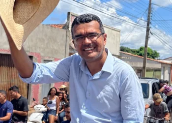 Lahesio Bonfim, novo senador do Maranhão, promete embate direto contra Flávio Dino em Brasília após antiga rivalidade
