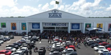 Varejo de SC: Gigantes Catarinenses Superam Média Nacional e Faturam Bilhões em 2025, Superando Crises