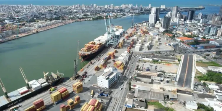 Porto de Itajaí Pede Mais Rebocadores à Marinha Devido a Correntezas Intensas Causadas pelo El Niño