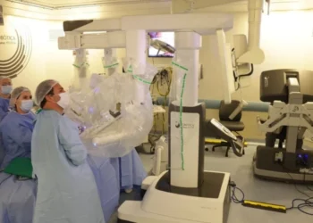 Milagre em Joinville: Cirurgia Robótica Pediátrica Salva Menino de 2 Anos e Restaura Seus Passos Após Remoção de Tumor