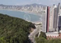 Balneário Camboriú: Plano “Morar BC” promete até 8 mil moradias acessíveis para fixar trabalhadores essenciais