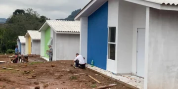 Casa Catarina: Santa Catarina libera R$ 654 milhões para construir mais de 5 mil casas para famílias de baixa renda em 250 cidades