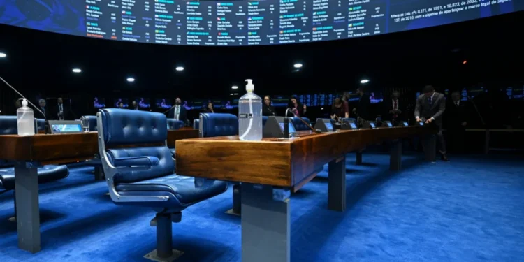 Senado em Foco: Economia, Crime Organizado e STF Lideram Prioridades dos Brasileiros para Novos Senadores
