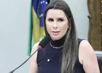 Carol de Toni: O Fenômeno Conservador que Conquistou o Senado em Santa Catarina com Mais de 2,6 Milhões de Votos