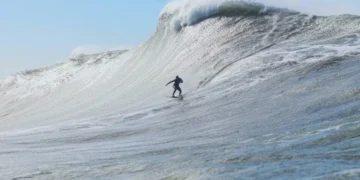 Jaguaruna, SC: A Capital Oficial da Maior Onda do Brasil que Atrai Surfistas e Investimentos Mundiais