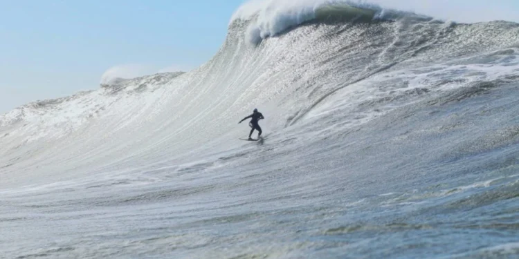 Jaguaruna, SC: A Capital Oficial da Maior Onda do Brasil que Atrai Surfistas e Investimentos Mundiais