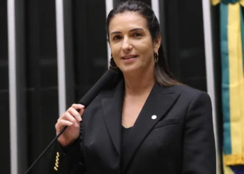 Roberta Roma: A Deputada que Conquistou a Bahia de Ponta a Ponta e Superou Desafios de Saúde na Reeleição